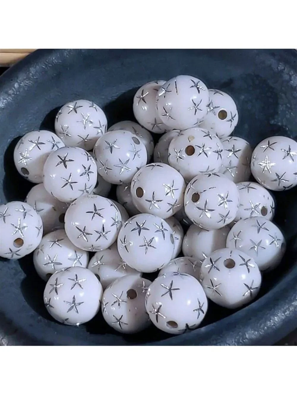 10 Vintage Retro White Silver Stars 12mm Round Acrylic Shabby Chic Beads